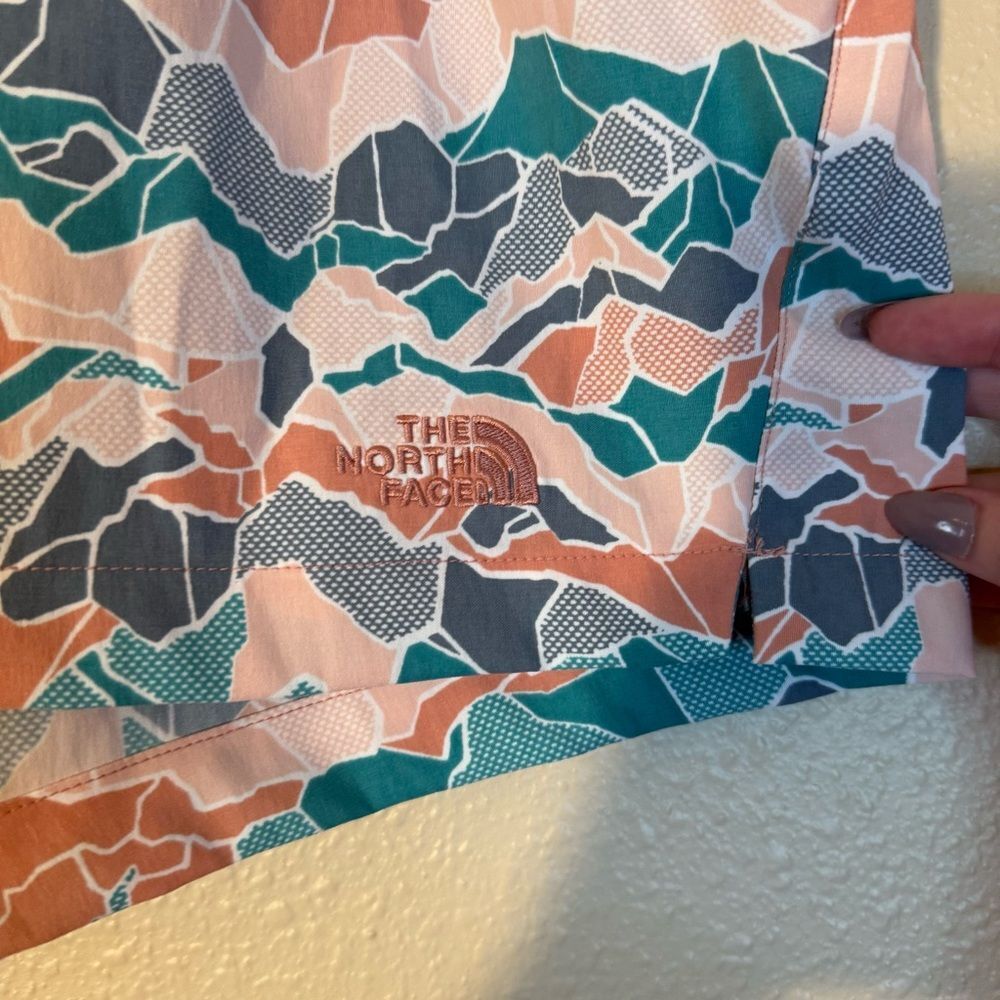 NWT The North Face Multicolor Patterned Shorts St… - image 2